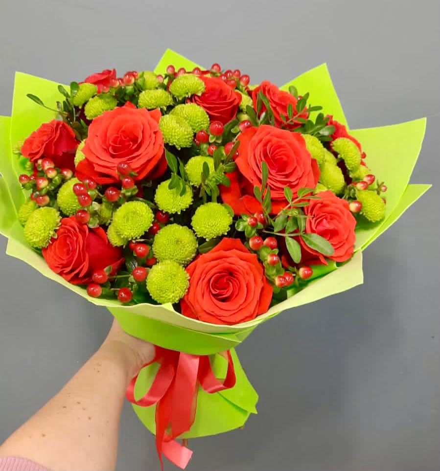 Букет цветов из: Хризантемы и Розы в Первомайском Томской области