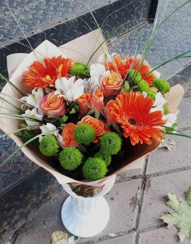 Букет цветов из: Герберы, Хризантемы, Альстромерии и Розы в Первомайском Томской области