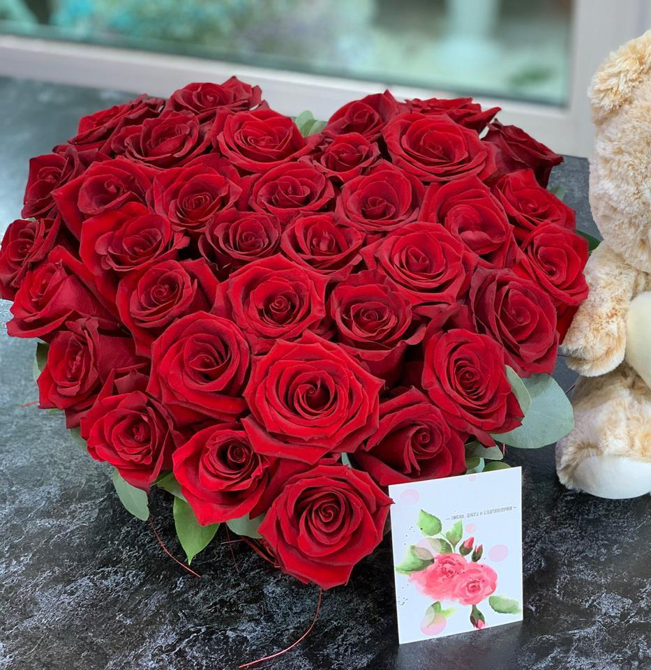 Цветочная композиция из Розы в виде сердца в Первомайском Томской области