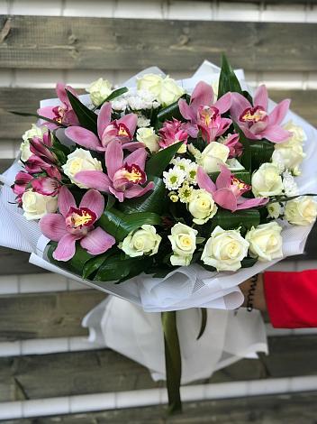 Букет цветов из: Розы и Хризантемы в Первомайском Томской области