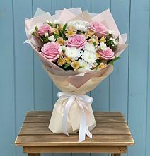 Букет цветов из:  Гвоздики, Орхидеи и Розы #REPLACE_PRED# Первомайском Томской области