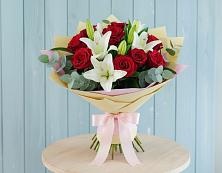 Букет цветов из:  Лилии и Розы #REPLACE_PRED# Первомайском Томской области