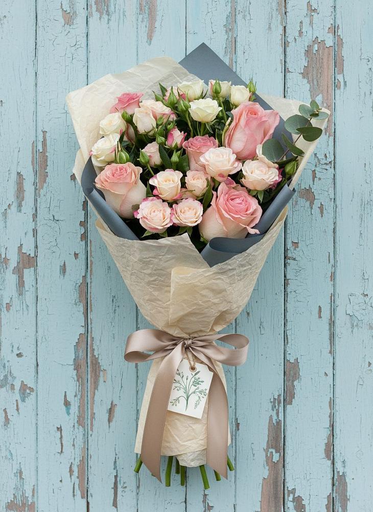 Букет цветов из: Розы в Первомайском Томской области