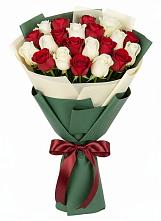 Букет Микс из красных и белых роз #REPLACE_PRED# Первомайском Томской области