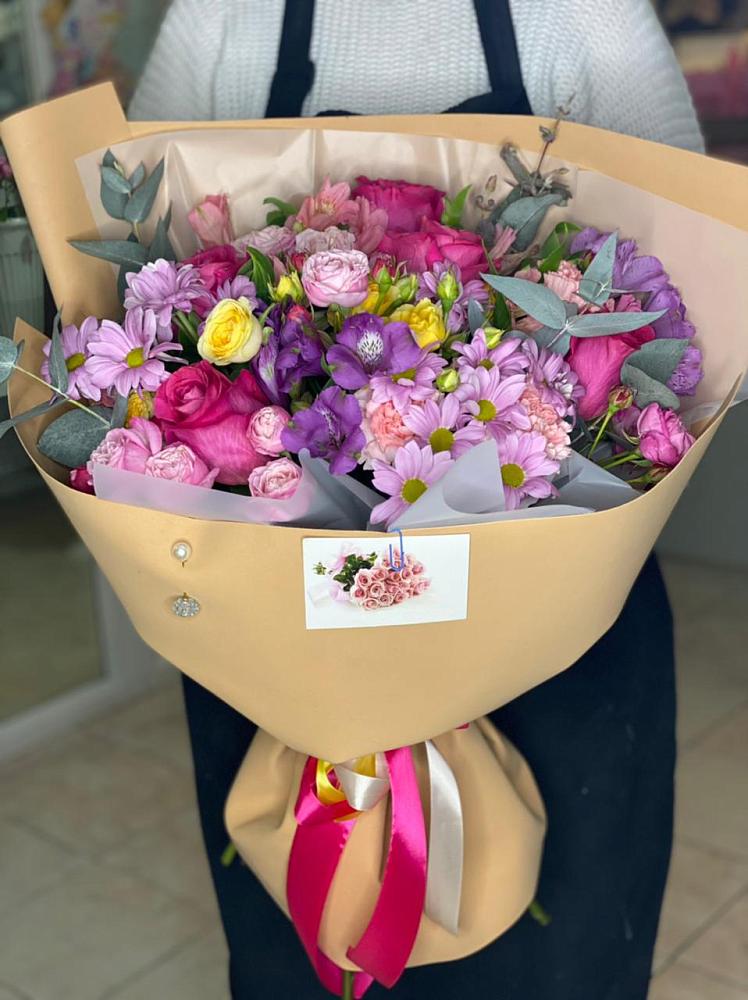 Букет цветов из: Хризантемы, Гвоздики и Альстромерии в Первомайском Томской области