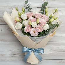 Букет цветов из:  Лизиантусы в Первомайском Томской области