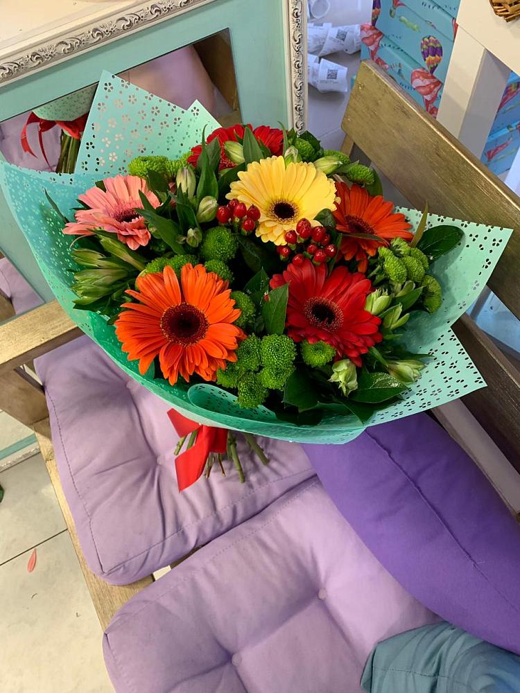 Букет цветов из: Герберы, Хризантемы и Альстромерии в Первомайском Томской области