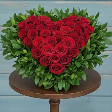 Цветочная композиция из Розы в виде сердца в Первомайском Томской области