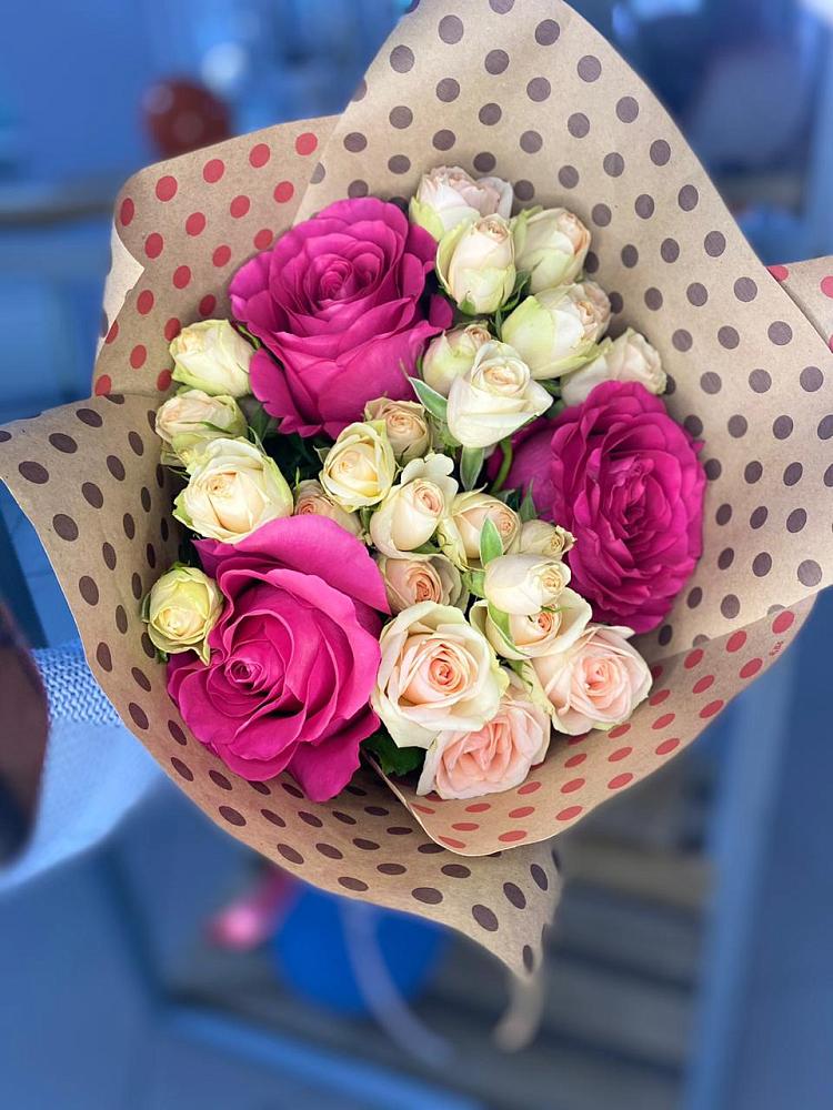 Букет цветов из: Розы в Первомайском Томской области