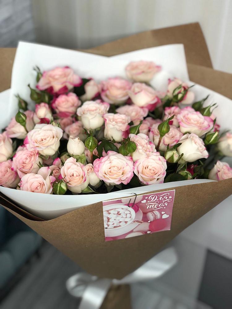 Букет цветов из: Розы в Первомайском Томской области