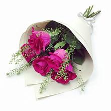 Букет цветов из:  Розы в Первомайском Томской области