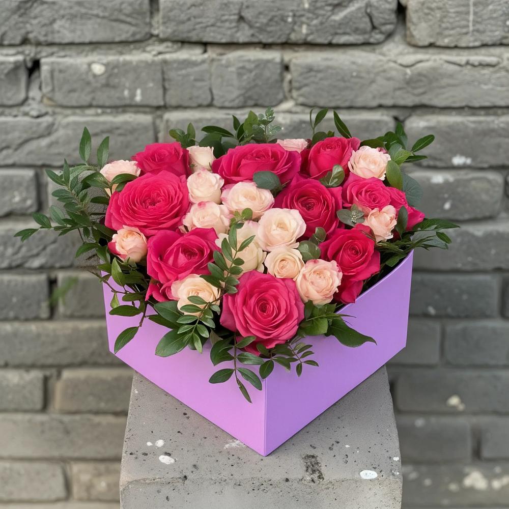 Цветочная композиция из Розы в коробке в Первомайском Томской области