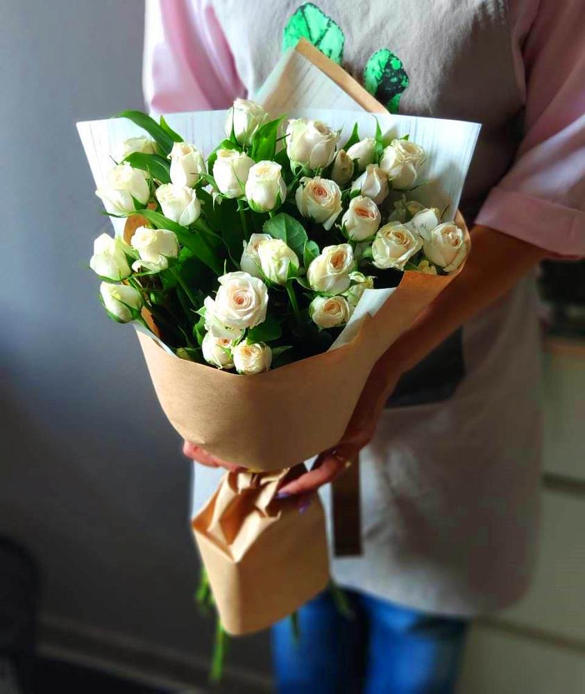 Букет цветов из: Розы в Первомайском Томской области