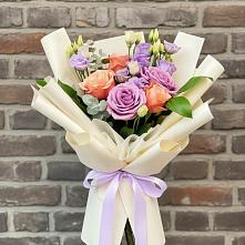 Букет цветов из:  Лизиантусы и Розы #REPLACE_PRED# Первомайском Томской области