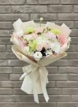 Букет цветов из:  Гвоздики, Розы, Лизиантусы и Хризантемы #REPLACE_PRED# Первомайском Томской области