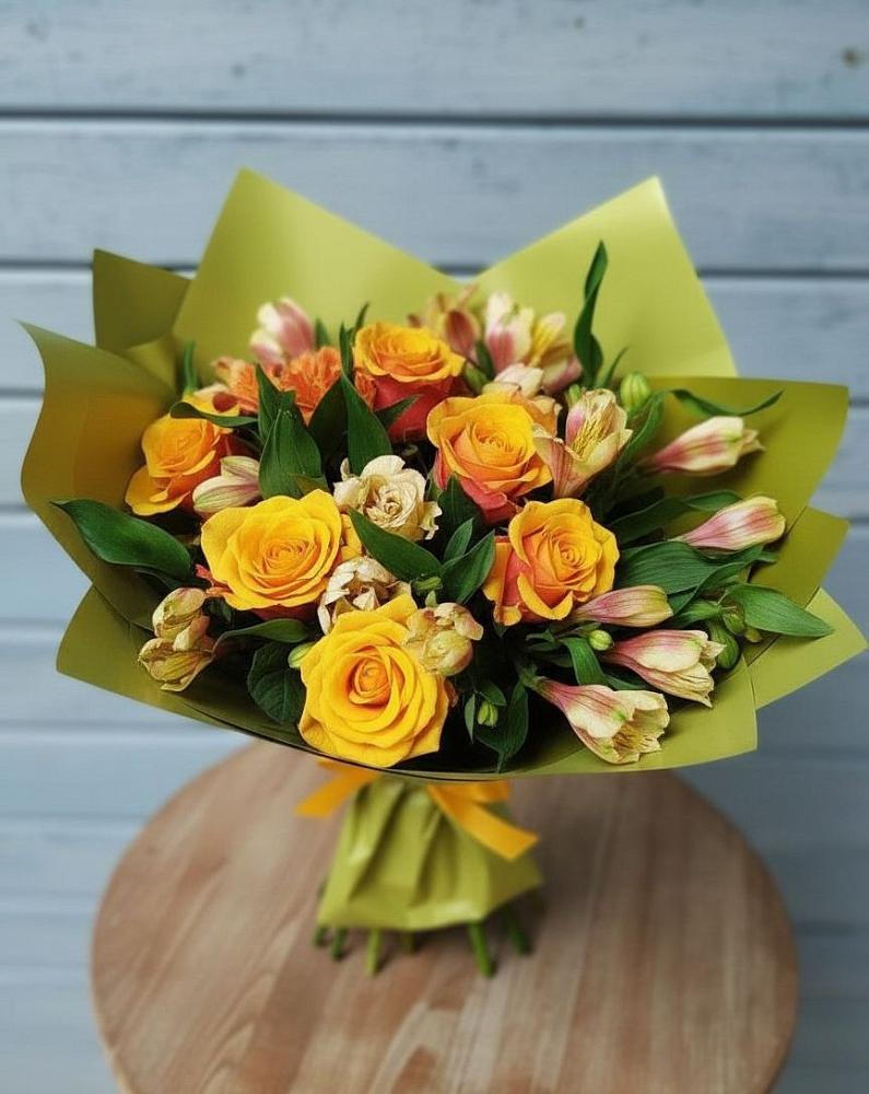 Букет цветов из: Альстромерии и Розы в Первомайском Томской области
