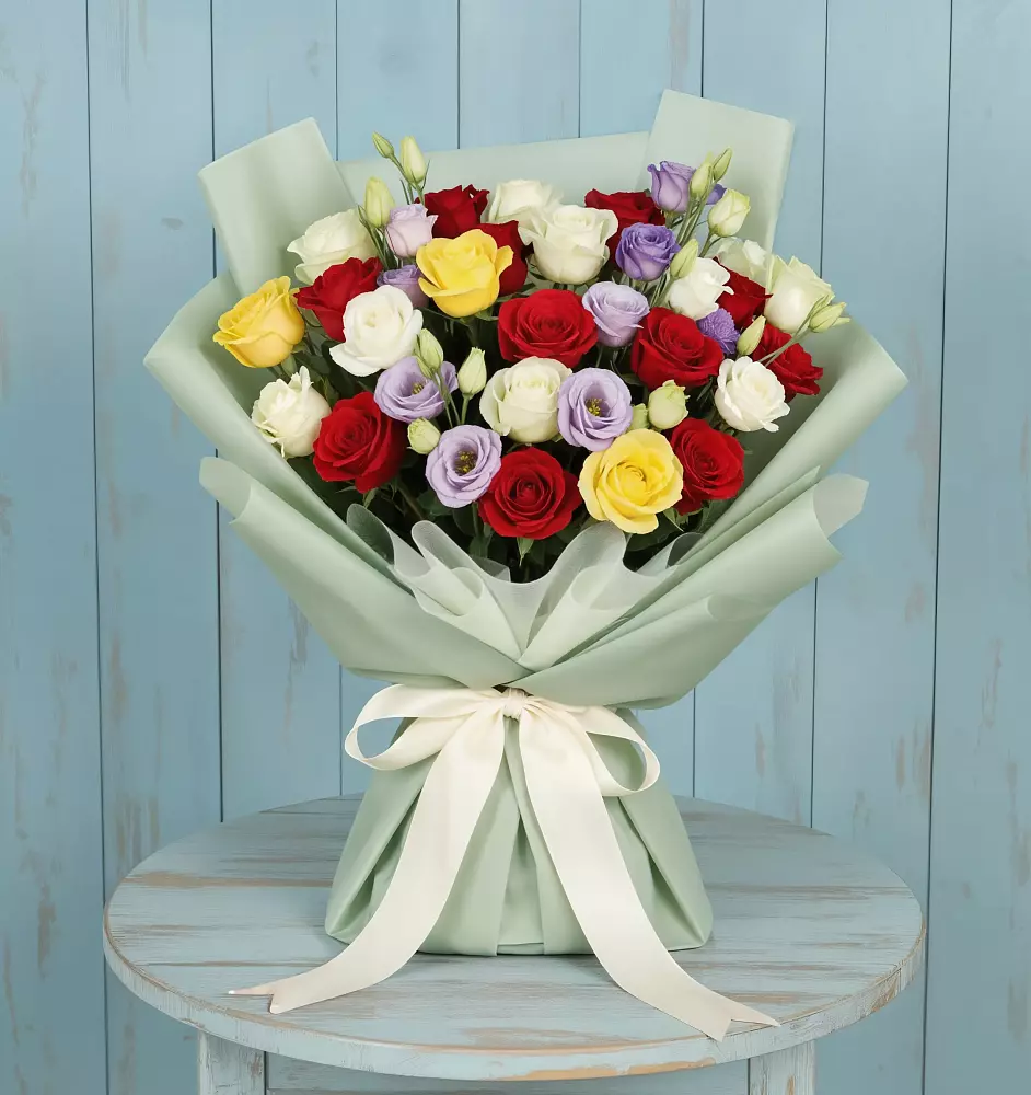 Букет цветов из: Розы в Первомайском Томской области