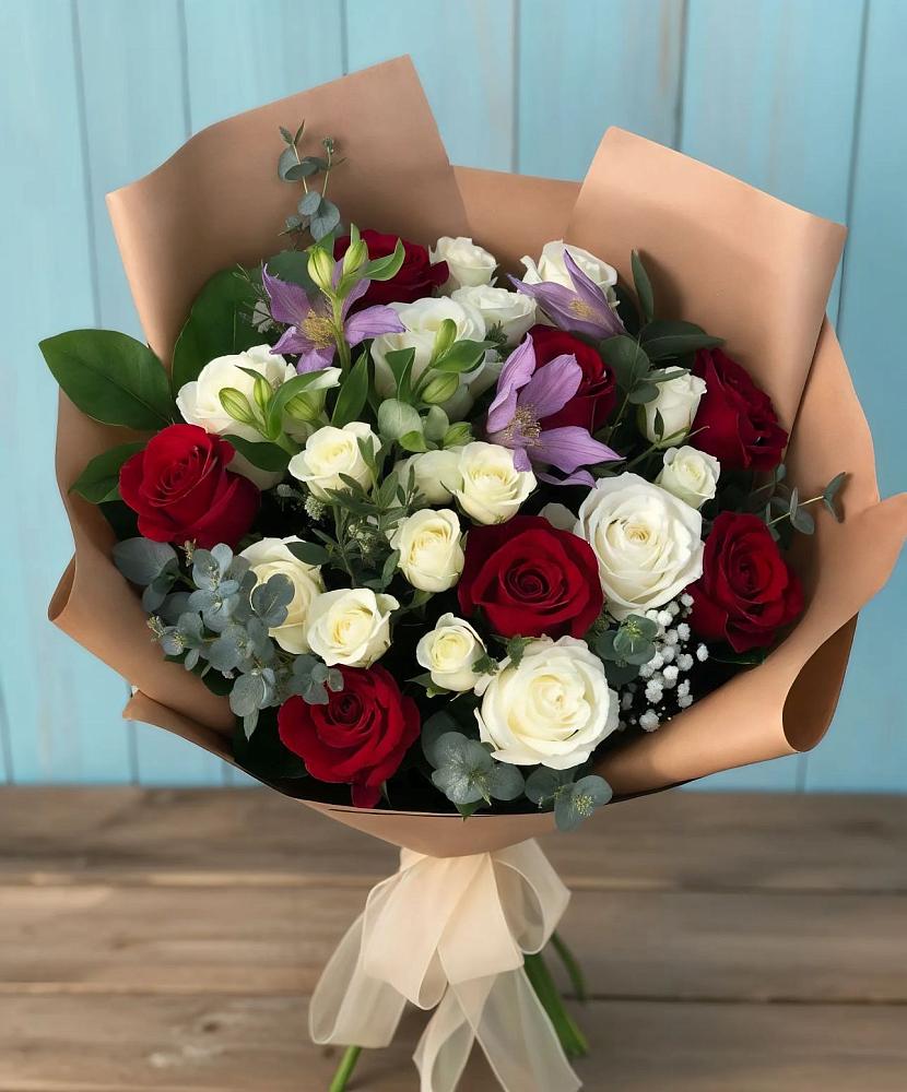 Букет цветов из: Розы и Альстромерии в Первомайском Томской области