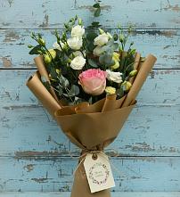 Букет цветов из:  Розы и Лизиантусы в Первомайском Томской области