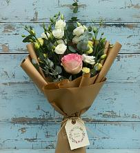 Букет цветов из:  Розы и Лизиантусы в Первомайском Томской области